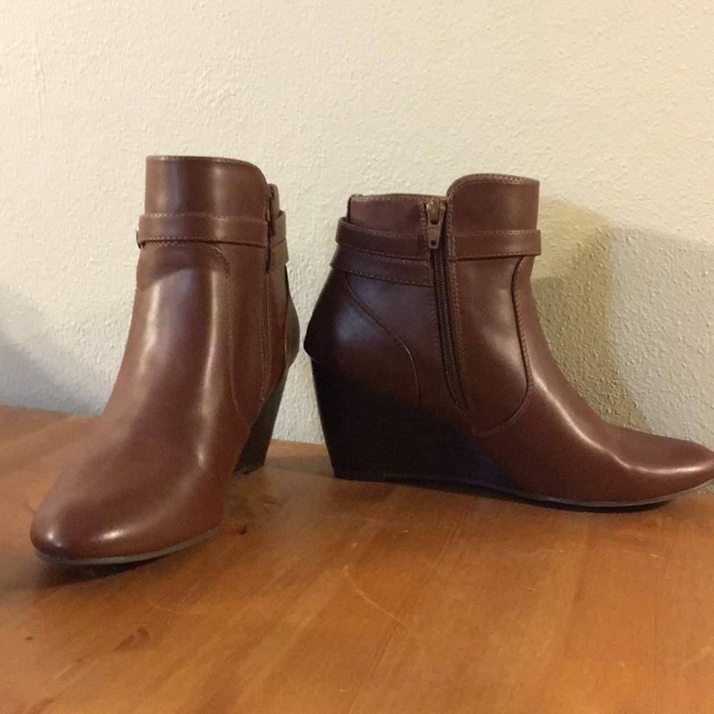 Bass Wedge booties